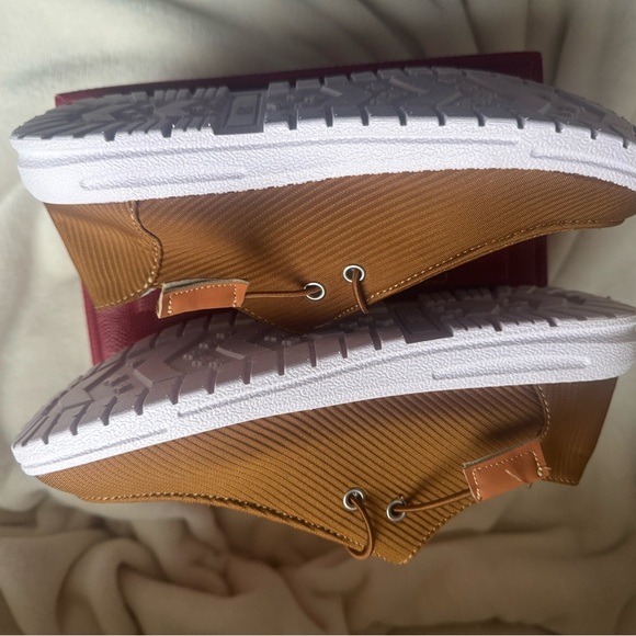 Kayak Cognac Corduroy Slip On Shoes EU 39/ US 8.5 - Picture 9 of 12